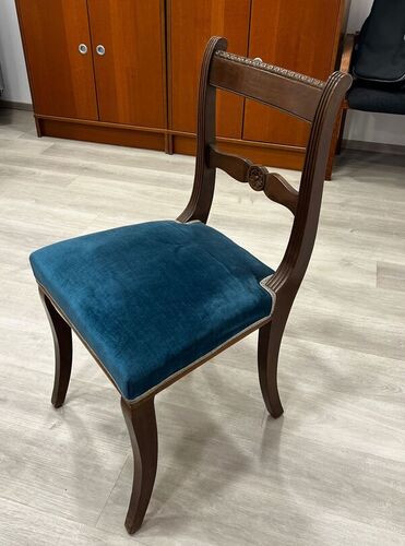 Set 8 sedie classiche in legno con seduta in velluto blu petrolio